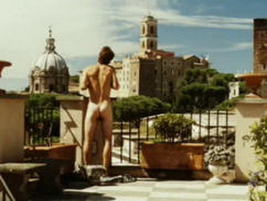 A public flashing scene from another foreign film "Sfiorati"