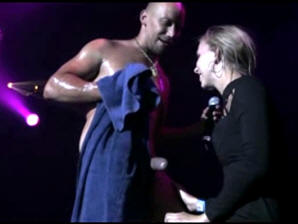 A Finland str8 stripper lets a lady from the audience taste his thick horny cock!